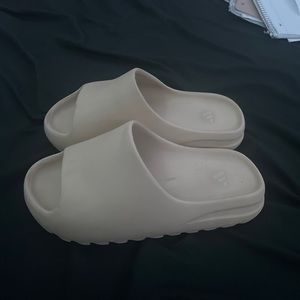 Yeezy bone slides